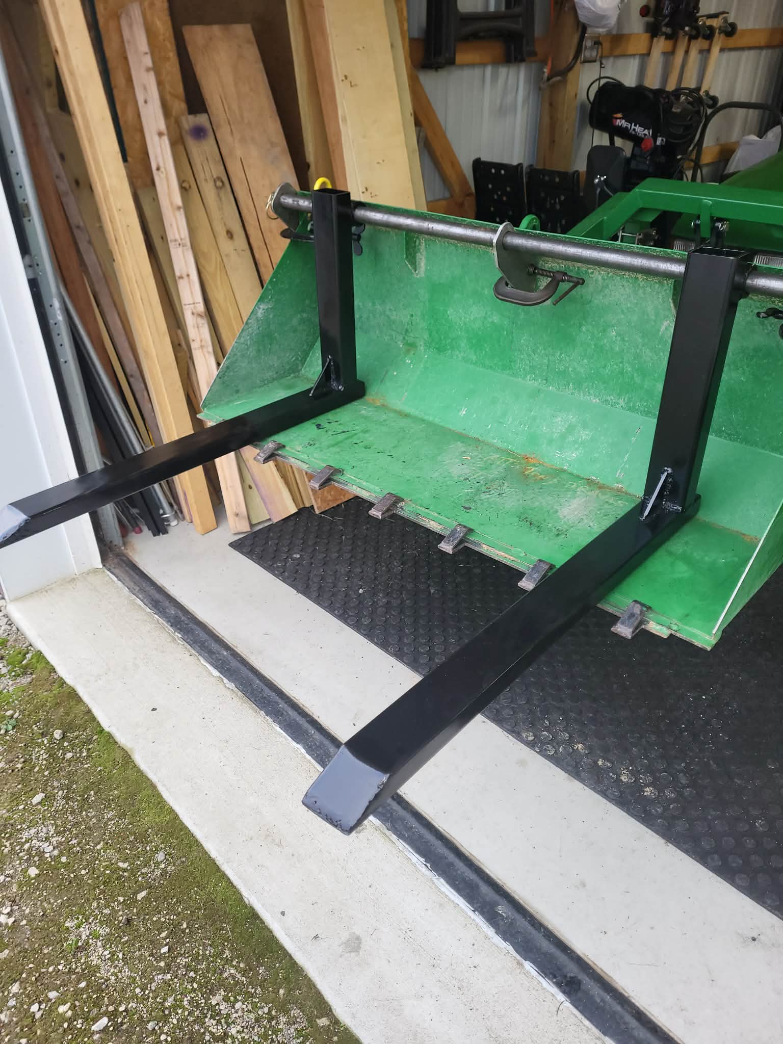 3 ft Spike Buck-Forks